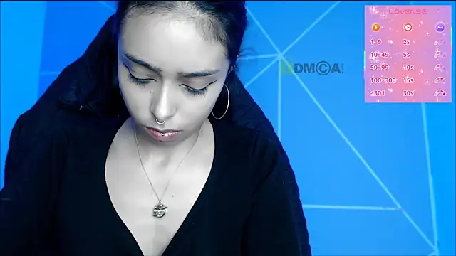 lilylouisee online show from April 2026 08:59:02 PM