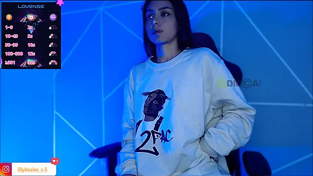lilylouisee online show from November 2025 10:21:01 PM