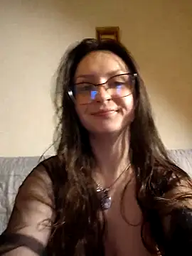 NaughtYHomemadE online show from May 2026 05:31:02 PM