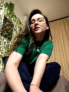 NaughtYHomemadE online show from April 2026 04:52:01 AM