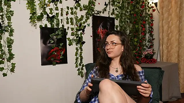 NaughtYHomemadE online show from November 2025 10:08:02 AM