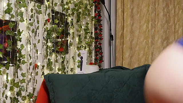 NaughtYHomemadE online show from February 2026 07:42:01 AM