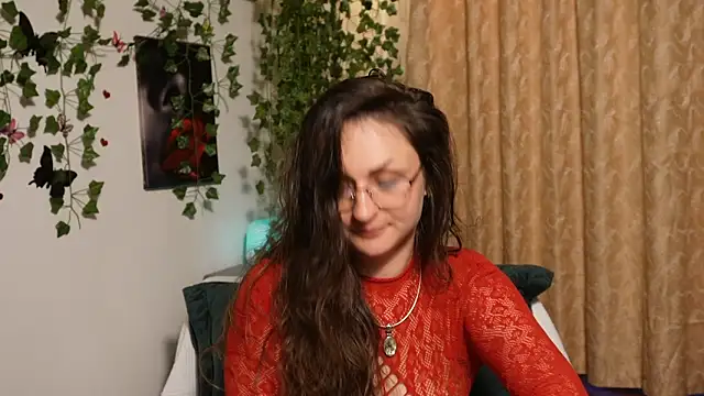 NaughtYHomemadE online show from September 2025 12:28:02 PM