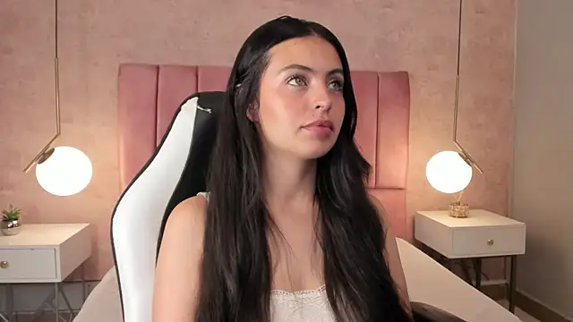 magic fernanda online show from February 2025 09:33:02 PM