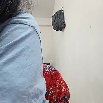 Snapshot of Anusri- chatting on November 2025 05:18:02 PM Anusri- online show from November 2025 05:18:02 PM