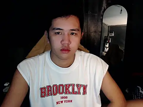 xgregor07 online show from December 2025 06:53:01 PM