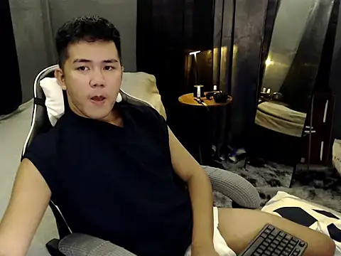 xgregor07 online show from October 2025 03:24:02 PM