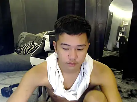 xgregor07 online show from October 2025 03:44:01 PM