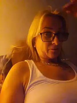 Steffi45 online show from June 2026 07:07:02 PM