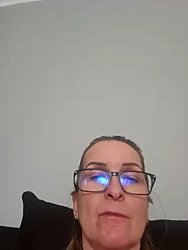 Snapshot of Steffi45 chatting on February 2026 02:06:01 PM Steffi45 online show from February 2026 02:06:01 PM