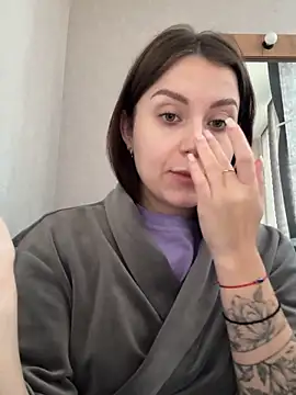 Snapshot of ellie_ssexy chatting on October 2025 04:23:02 AM ellie ssexy online show from October 2025 04:23:02 AM