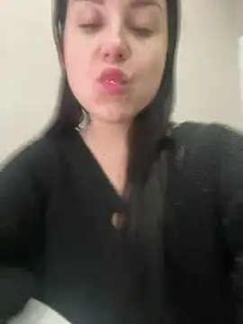 Snapshot of ellie_ssexy chatting on March 2025 04:54:02 AM ellie ssexy online show from March 2025 04:54:02 AM