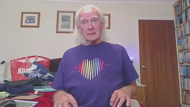 Snapshot of WaverlyKernow chatting on September 2025 01:50:01 PM WaverlyKernow online show from September 2025 01:50:01 PM
