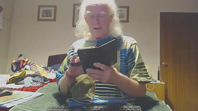 WaverlyKernow online show from February 2026 04:40:01 PM