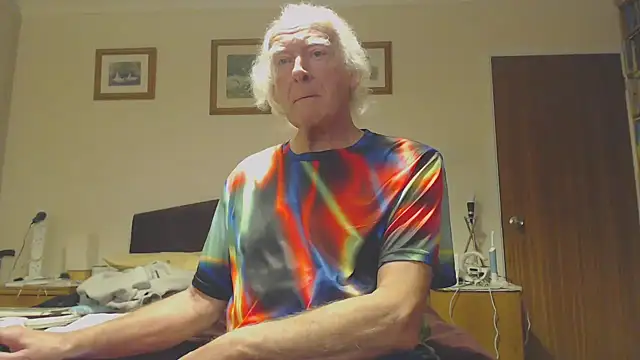 Snapshot of WaverlyKernow chatting on February 2025 10:21:02 AM WaverlyKernow online show from February 2025 10:21:02 AM