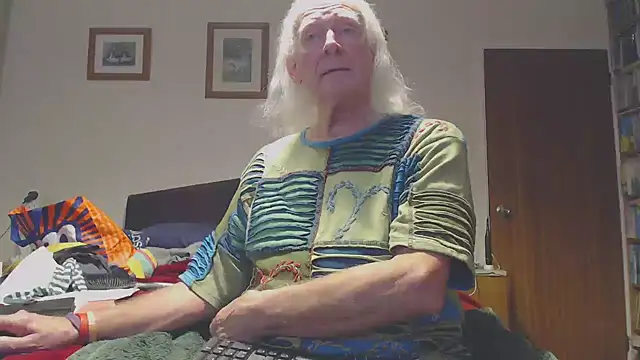 WaverlyKernow online show from February 2026 01:10:01 PM