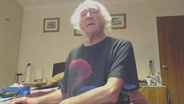Snapshot of WaverlyKernow chatting on January 2025 10:37:02 AM WaverlyKernow online show from January 2025 10:37:02 AM