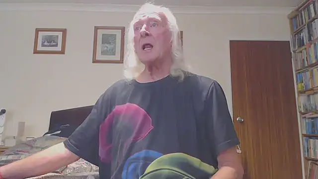 WaverlyKernow online show from February 2026 01:33:02 PM