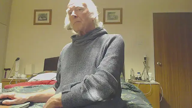 Snapshot of WaverlyKernow chatting on March 2025 09:29:01 PM WaverlyKernow online show from March 2025 09:29:01 PM