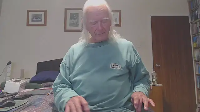 WaverlyKernow online show from April 2026 02:21:01 PM