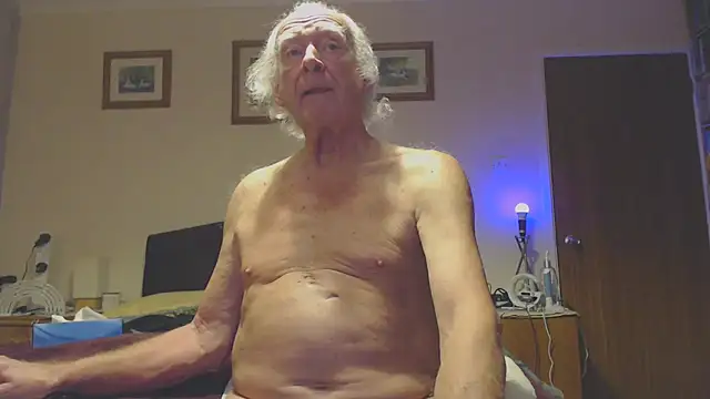 Snapshot of WaverlyKernow chatting on January 2025 07:58:02 AM WaverlyKernow online show from January 2025 07:58:02 AM