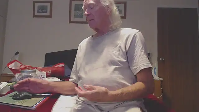 Snapshot of WaverlyKernow chatting on September 2025 11:27:01 AM WaverlyKernow online show from September 2025 11:27:01 AM