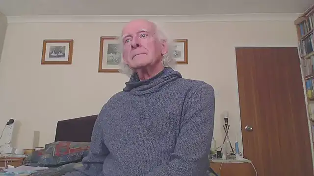 Snapshot of WaverlyKernow chatting on March 2025 03:48:02 PM WaverlyKernow online show from March 2025 03:48:02 PM