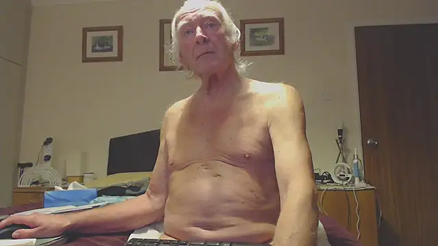 Snapshot of WaverlyKernow chatting on January 2025 02:57:01 PM WaverlyKernow online show from January 2025 02:57:01 PM