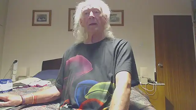 WaverlyKernow online show from April 2026 02:18:01 AM