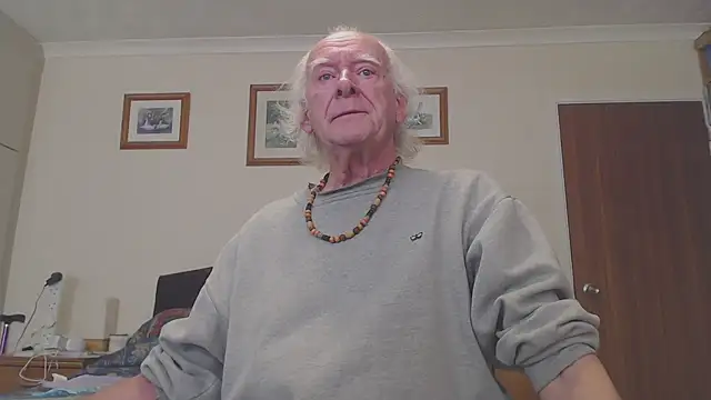 Snapshot of WaverlyKernow chatting on March 2025 02:17:01 PM WaverlyKernow online show from March 2025 02:17:01 PM