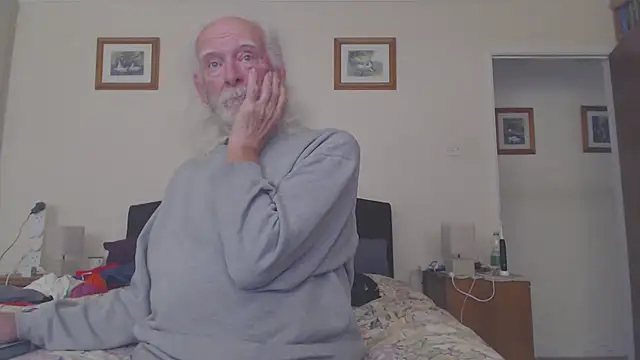 WaverlyKernow online show from May 2026 01:40:01 PM