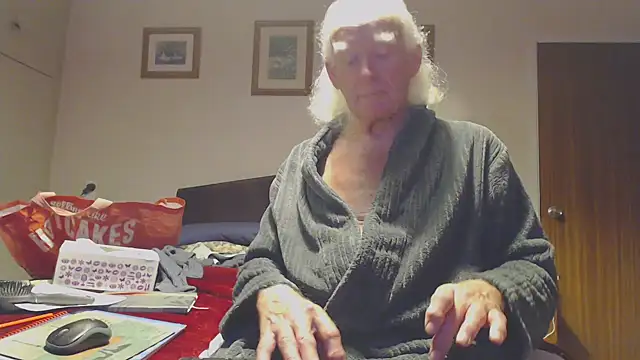 Snapshot of WaverlyKernow chatting on September 2025 08:24:02 PM WaverlyKernow online show from September 2025 08:24:02 PM