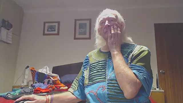 WaverlyKernow online show from February 2026 08:54:02 AM