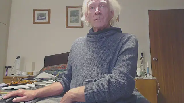 Snapshot of WaverlyKernow chatting on March 2025 08:56:02 AM WaverlyKernow online show from March 2025 08:56:02 AM