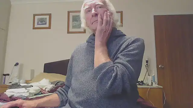 Snapshot of WaverlyKernow chatting on February 2025 09:07:02 AM WaverlyKernow online show from February 2025 09:07:02 AM