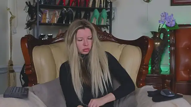 Real Tini online show from April 2026 06:25:02 AM