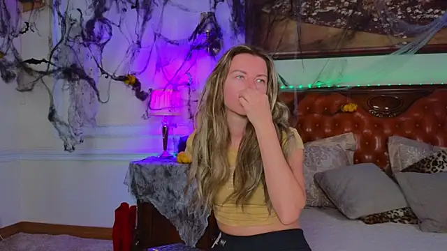 Real Tini online show from November 2025 06:07:02 AM