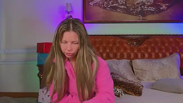 Real Tini online show from December 2025 06:19:02 AM