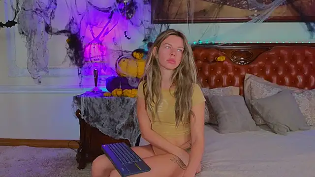 Real Tini online show from October 2025 06:12:02 AM