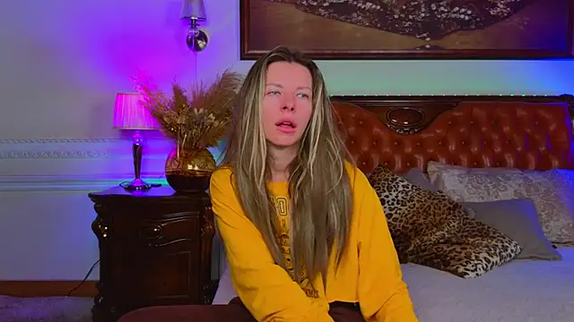 Real Tini online show from December 2025 06:15:01 AM