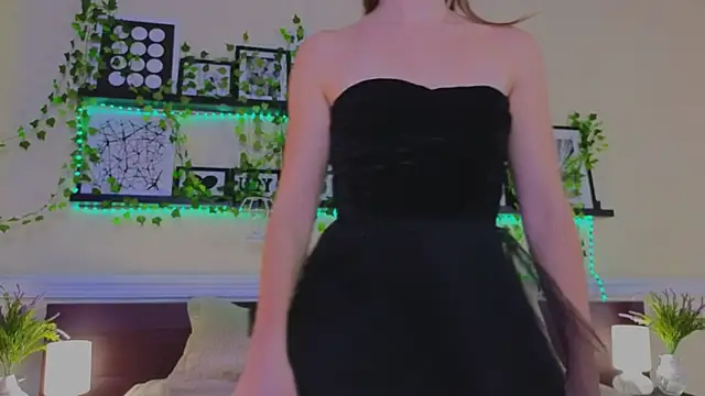 Real Tini online show from March 2025 01:01:02 PM