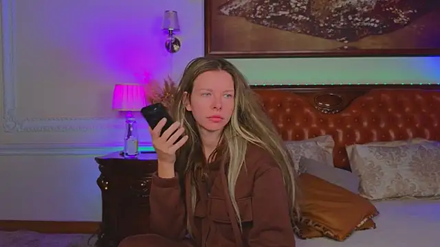 Real Tini online show from December 2025 06:14:02 AM