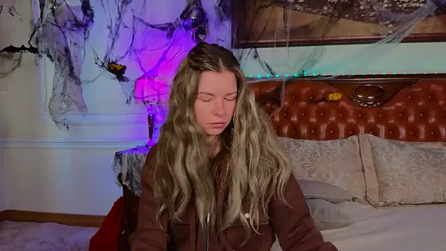 Real Tini online show from October 2025 06:12:01 AM