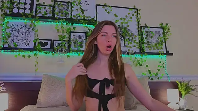 Real Tini online show from March 2025 01:10:02 PM