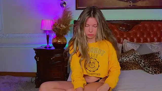 Real Tini online show from November 2025 06:12:01 AM