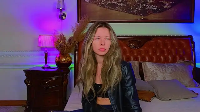 Real Tini online show from November 2025 06:14:01 AM