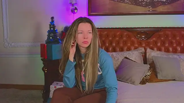 Real Tini online show from December 2025 06:07:01 AM