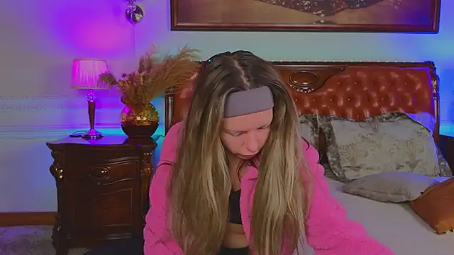 Real Tini online show from January 2026 06:20:02 AM