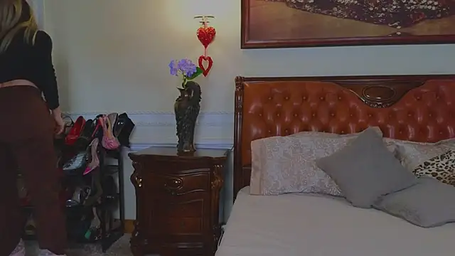 Real Tini online show from February 2026 06:12:02 AM