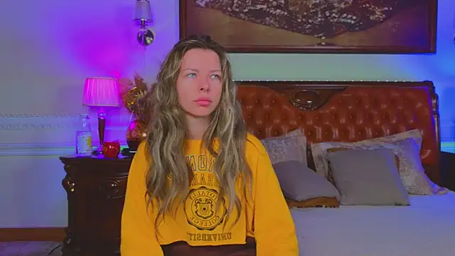 Real Tini online show from November 2025 06:36:01 AM